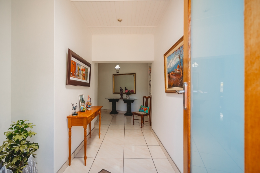 5 Bedroom Property for Sale in Heather Park Western Cape